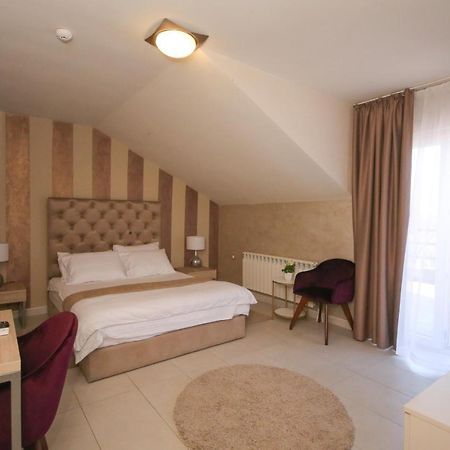 Bajadera Lux Hotel Белград Екстериор снимка