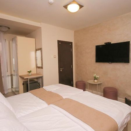 Bajadera Lux Hotel Белград Екстериор снимка