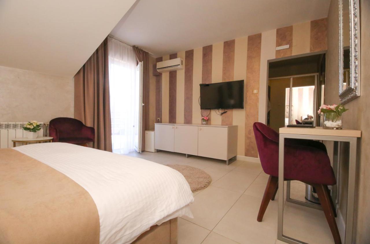 Bajadera Lux Hotel Белград Екстериор снимка
