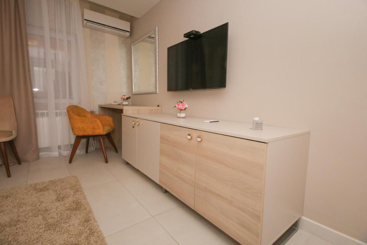 Bajadera Lux Hotel Белград Екстериор снимка