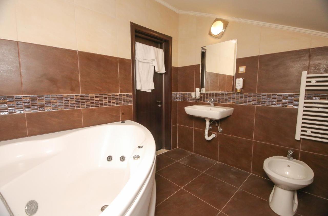 Bajadera Lux Hotel Белград Екстериор снимка