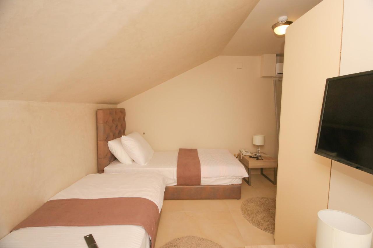 Bajadera Lux Hotel Белград Екстериор снимка