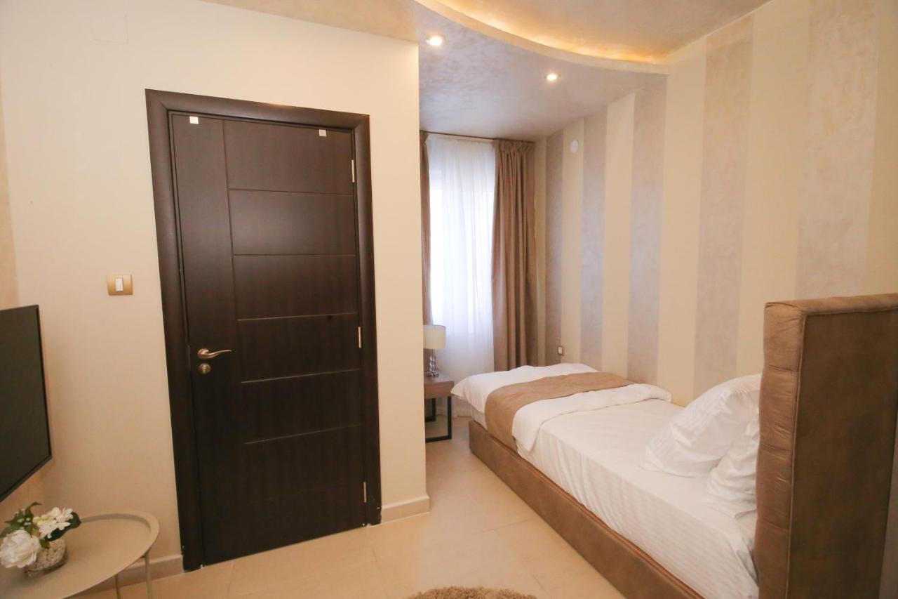 Bajadera Lux Hotel Белград Екстериор снимка